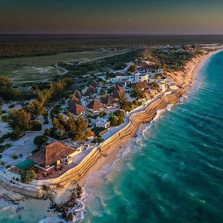Salary Bay Hotell Tsifota Exteriör bild