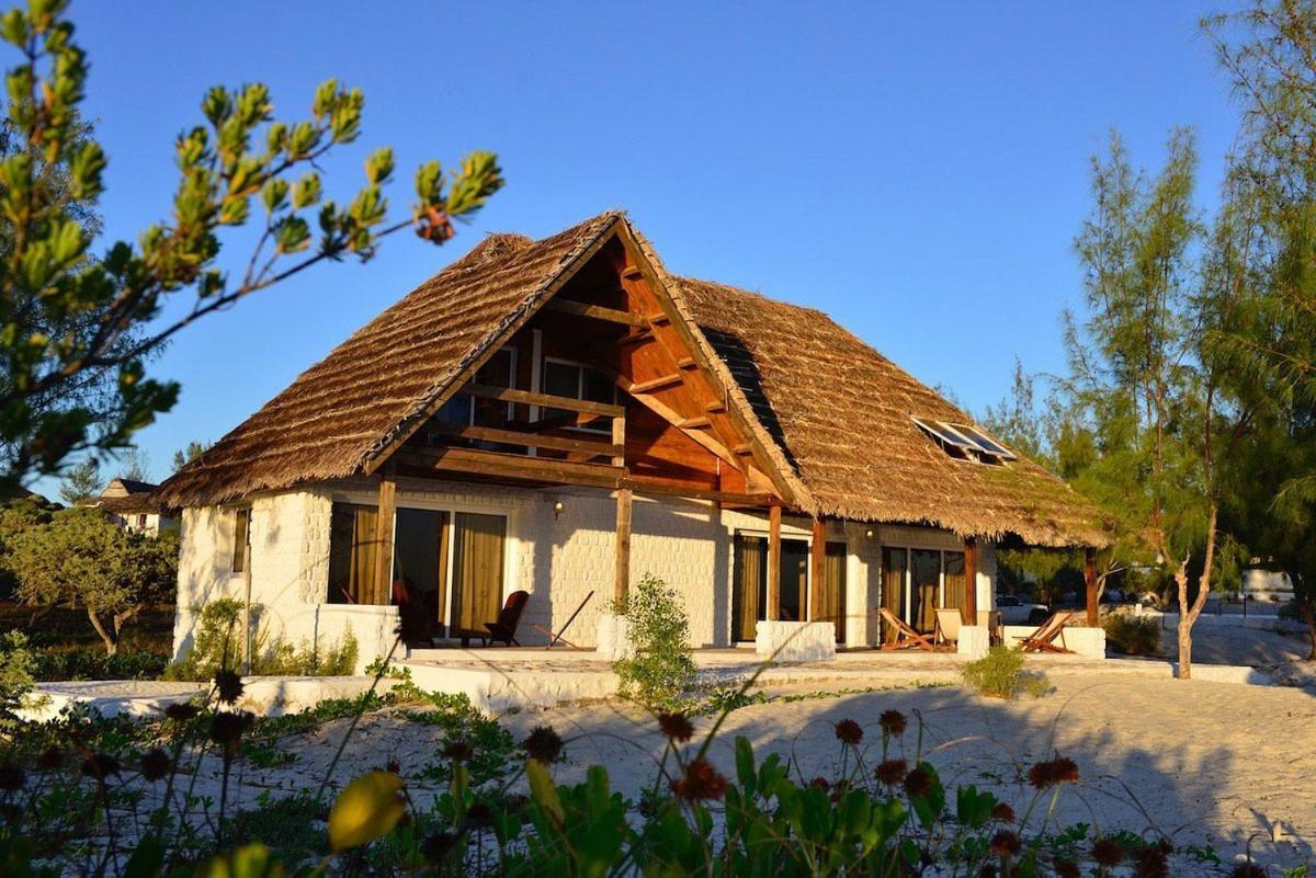 Salary Bay Hotell Tsifota Exteriör bild